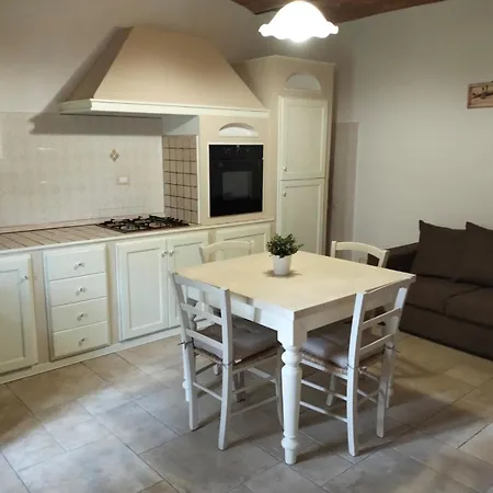 בית נופש Case&colline La Quercia מונטסקודאיו
