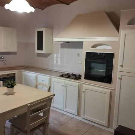 בית נופש Case&colline La Quercia